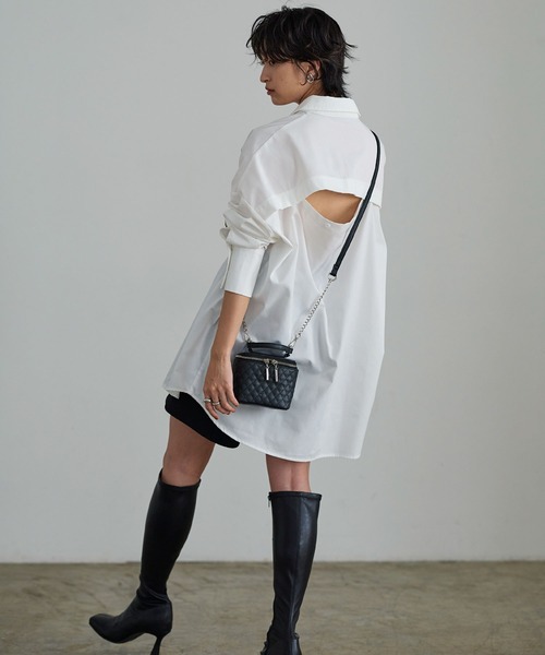 KOBE LETTUCE(コウベレタス)の「バックオープンビッグシャツチュニック(チュニック・レディース・オフホワイト/ブラック系その他/ブラック・FREE)」の5枚目の写真