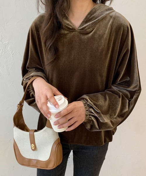 ECLIN(エクラン)の「ベロアフーディパーカー(パーカー・レディース・ブラック/ベージュ/モカ・FREE)」の19枚目の写真