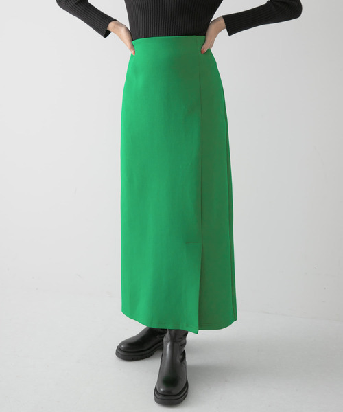 ITEMS URBANRESEARCH（アイテムズ アーバンリサーチ）の「ポンチスリットストレートスカート（スカート・レディース・ブラック/グリーン/ベージュ/レッド・LARGE/MEDIUM/SMALL）」の7枚目の写真