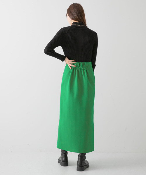 ITEMS URBANRESEARCH（アイテムズ アーバンリサーチ）の「ポンチスリットストレートスカート（スカート・レディース・ブラック/グリーン/ベージュ/レッド・LARGE/MEDIUM/SMALL）」の11枚目の写真