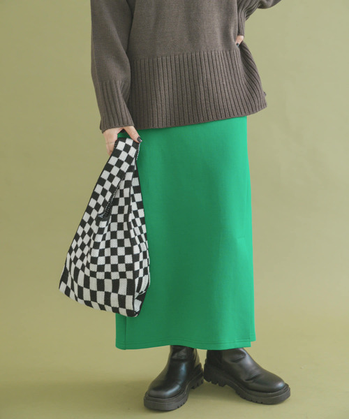 ITEMS URBANRESEARCH（アイテムズ アーバンリサーチ）の「ポンチスリットストレートスカート（スカート・レディース・ブラック/グリーン/ベージュ/レッド・LARGE/MEDIUM/SMALL）」の12枚目の写真