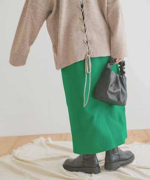 ITEMS URBANRESEARCH（アイテムズ アーバンリサーチ）の「ポンチスリットストレートスカート（スカート・レディース・ブラック/グリーン/ベージュ/レッド・LARGE/MEDIUM/SMALL）」の22枚目の写真