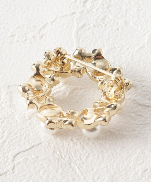 SHOO・LA・RUE（シューラルー）の「◆フェイクパールミニブローチ【巾着付き】（ブローチ/コサージュ・レディース・シルバー/ゴールド・00）」の5枚目の写真