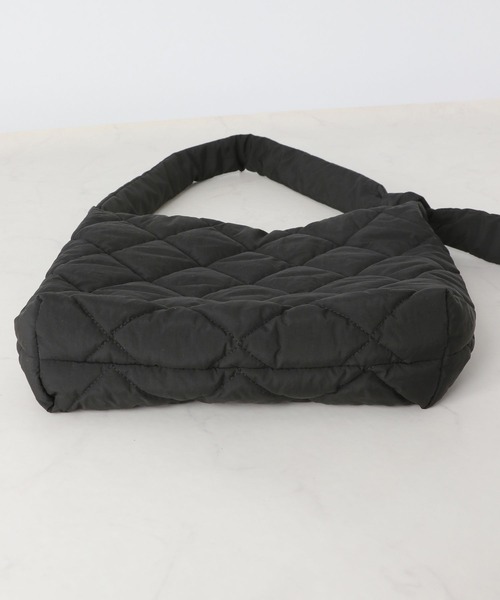 Heather(ヘザー)の「キルティングショルダーBAG 172580(ショルダーバッグ・レディース・オフホワイト/ブラック・ONE SIZE)」の3枚目の写真