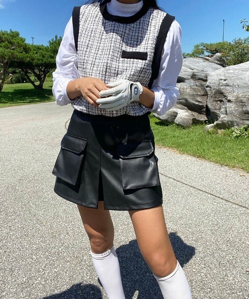Dalfwin(ダールフィン)の「2023SS 春新作 韓国GOLF デザインポケットレザーミニスカート ゴルフウェア レディース スカート スポーツウェア ゴルフ ボトム(スカート・レディース・ベージュ/ブラック・SMALL/MEDIUM)」の3枚目の写真
