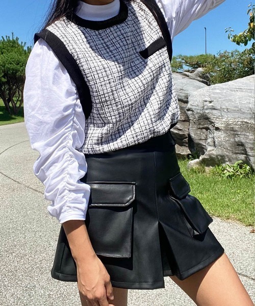 Dalfwin(ダールフィン)の「2023SS 春新作 韓国GOLF デザインポケットレザーミニスカート ゴルフウェア レディース スカート スポーツウェア ゴルフ ボトム(スカート・レディース・ベージュ/ブラック・SMALL/MEDIUM)」の5枚目の写真