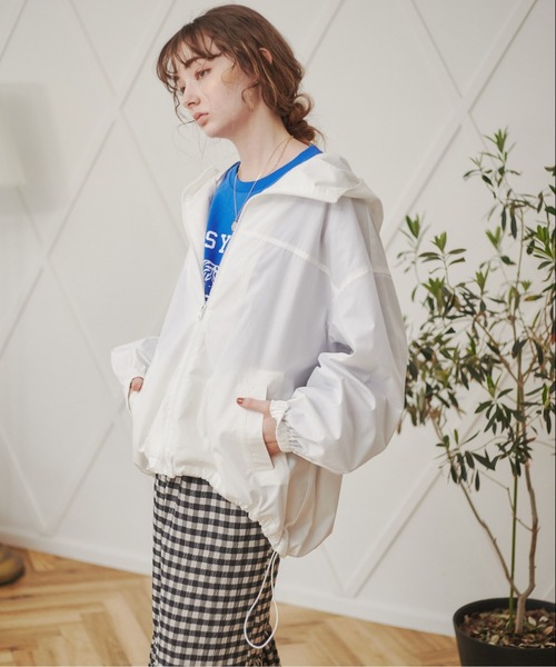 ANGIE（アンジー）の「ミドル丈 ボリュームスリーブ マウンテンパーカー（マウンテンパーカー・レディース・ベージュ/ホワイト/ブラック/カーキ・MEDIUM/LARGE）」の15枚目の写真