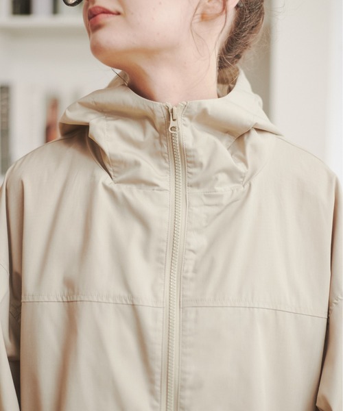ANGIE（アンジー）の「ミドル丈 ボリュームスリーブ マウンテンパーカー（マウンテンパーカー・レディース・ベージュ/ホワイト/ブラック/カーキ・MEDIUM/LARGE）」の9枚目の写真