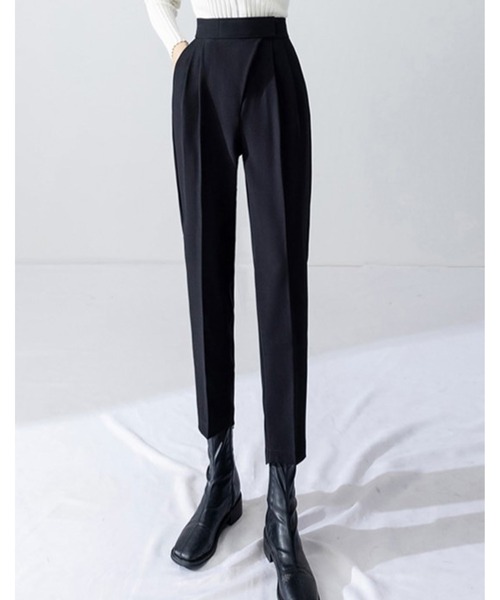 LAFFMO(ラフモ)の「ハイウエストテーパードタックパンツ(スラックス・レディース・グレー/ブラック/ブラウン・MEDIUM/LARGE)」の17枚目の写真