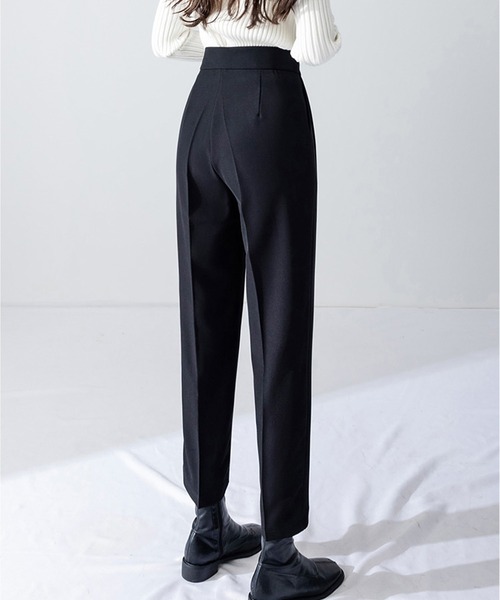 LAFFMO(ラフモ)の「ハイウエストテーパードタックパンツ(スラックス・レディース・グレー/ブラック/ブラウン・MEDIUM/LARGE)」の15枚目の写真