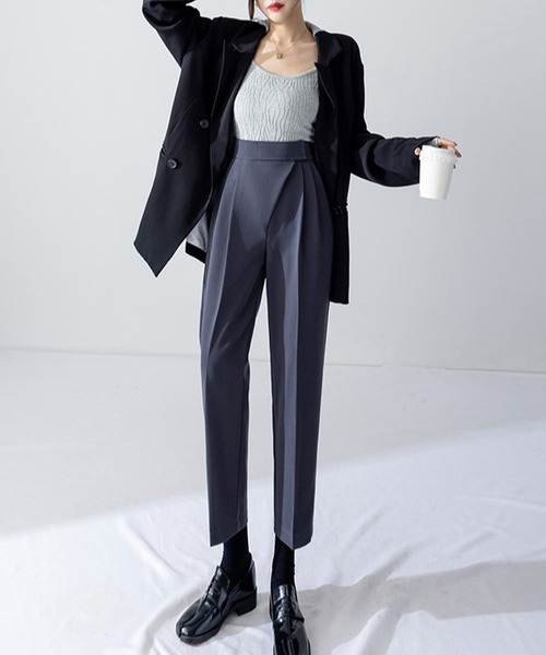 LAFFMO(ラフモ)の「ハイウエストテーパードタックパンツ(スラックス・レディース・グレー/ブラック/ブラウン・MEDIUM/LARGE)」の11枚目の写真