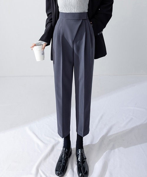 LAFFMO(ラフモ)の「ハイウエストテーパードタックパンツ(スラックス・レディース・グレー/ブラック/ブラウン・MEDIUM/LARGE)」の9枚目の写真