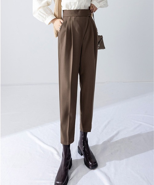 LAFFMO(ラフモ)の「ハイウエストテーパードタックパンツ(スラックス・レディース・グレー/ブラック/ブラウン・MEDIUM/LARGE)」の5枚目の写真