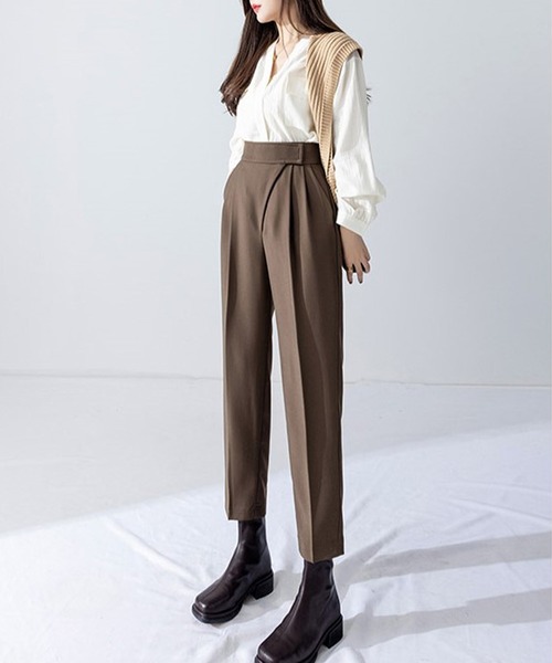 LAFFMO(ラフモ)の「ハイウエストテーパードタックパンツ(スラックス・レディース・グレー/ブラック/ブラウン・MEDIUM/LARGE)」の7枚目の写真