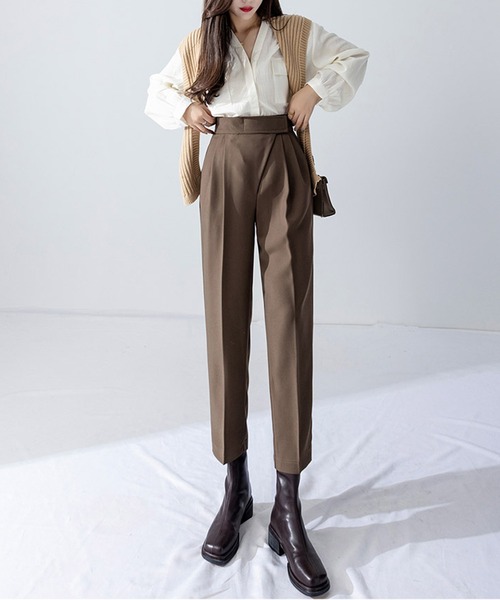 LAFFMO(ラフモ)の「ハイウエストテーパードタックパンツ(スラックス・レディース・グレー/ブラック/ブラウン・MEDIUM/LARGE)」の20枚目の写真