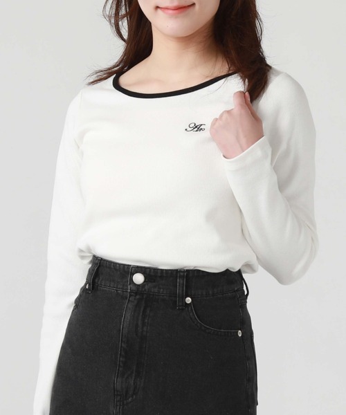 archives（アルシーヴ）の「刺繍テレコＴＯＰＳ（Tシャツ/カットソー・レディース・ホワイト×ブルー/オフホワイト/ブルー/ホワイト×ブラック/ブラック・MEDIUM）」の2枚目の写真