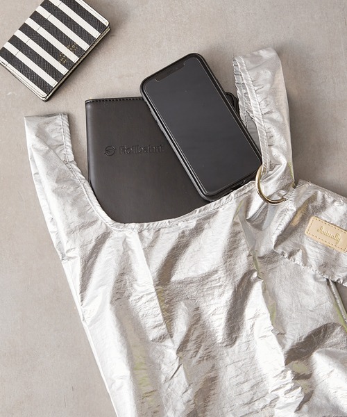 Actually（アクチュアリー）の「メタリック エコバッグ Sサイズ（エコバッグ/サブバッグ・レディース・ゴールド/シルバー/ブルー・フリー）」の3枚目の写真