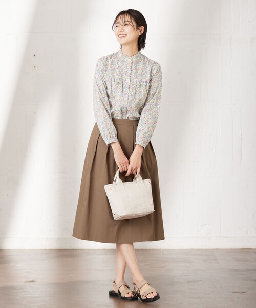 J.PRESS(ジェイプレス)の「【洗える】 LIBERTY Honeydew/Kate&Mil フリルネック ブラウス(シャツ/ブラウス・レディース・ブルー系5/ピンク系5・T13/T15)」の5枚目の写真