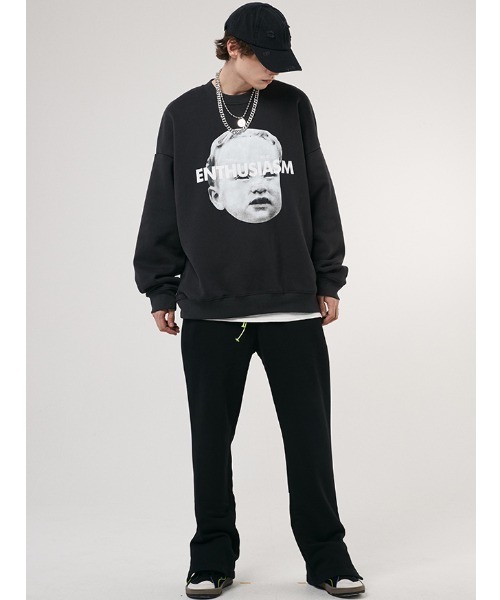 A'GEM9（エージェムナイン）の「A'GEM/9 × .kom『OVDY/オブディワイ』ENTHUSIASM MTM/エンシュージアズム スウェット（Tシャツ/カットソー・メンズ・チャコールグレー/ブラック・L）」の5枚目の写真