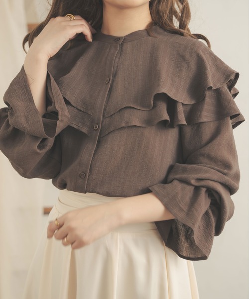 Ambre Neige(アンブルネージュ)の「ストライプケープブラウス/【WEB/EC限定商品】(シャツ/ブラウス・レディース・ダークブラウン/アイボリー/ライトベージュ・FREE)」の3枚目の写真