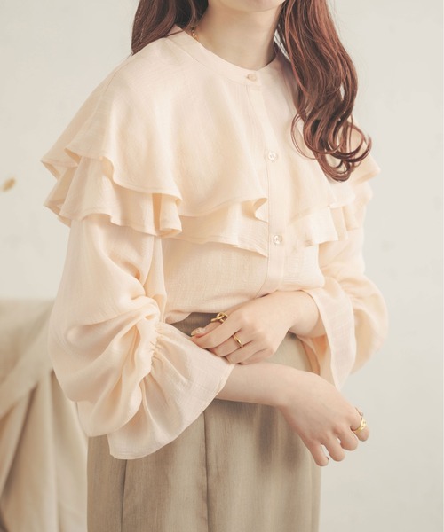 Ambre Neige(アンブルネージュ)の「ストライプケープブラウス/【WEB/EC限定商品】(シャツ/ブラウス・レディース・ダークブラウン/アイボリー/ライトベージュ・FREE)」の1枚目の写真