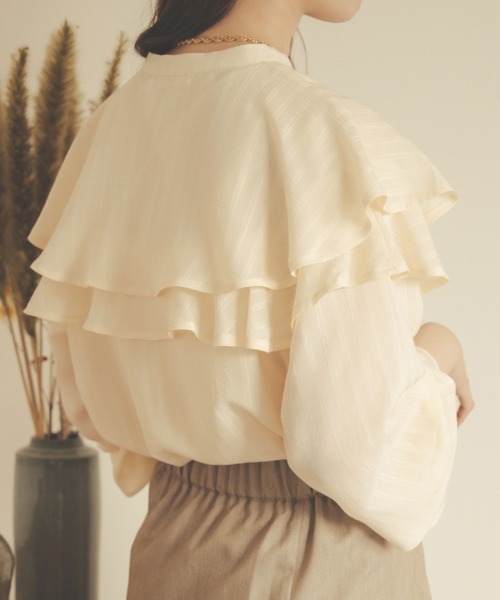 Ambre Neige(アンブルネージュ)の「ストライプケープブラウス/【WEB/EC限定商品】(シャツ/ブラウス・レディース・ダークブラウン/アイボリー/ライトベージュ・FREE)」の6枚目の写真