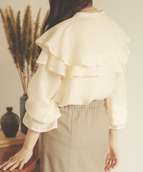 Ambre Neige(アンブルネージュ)の「ストライプケープブラウス/【WEB/EC限定商品】(シャツ/ブラウス・レディース・ダークブラウン/アイボリー/ライトベージュ・FREE)」の7枚目の写真