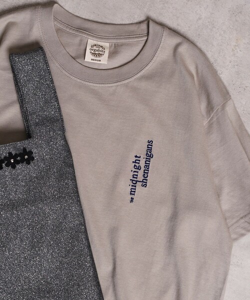 Firsthand(ファーストハンド)の「Firsthand/ファーストハンド midnight shenanigans 刺繍Tシャツ / 半袖TEE(Tシャツ/カットソー・レディース・ホワイト/ブラック/ベージュ/ピンク・ONE SIZE)」の4枚目の写真