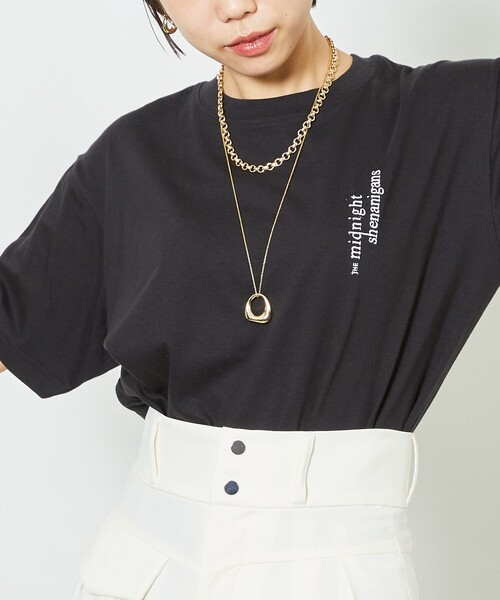 Firsthand(ファーストハンド)の「Firsthand/ファーストハンド midnight shenanigans 刺繍Tシャツ / 半袖TEE(Tシャツ/カットソー・レディース・ホワイト/ブラック/ベージュ/ピンク・ONE SIZE)」の3枚目の写真