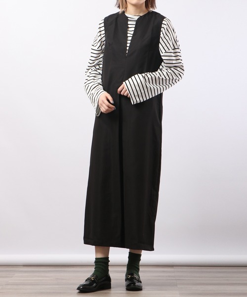 &soiree(アンドソワレ)の「&soiree Vネックノースリーブワンピース(ワンピース・レディース・ベージュ/ブラック・F)」の3枚目の写真