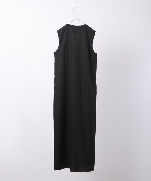 &soiree(アンドソワレ)の「&soiree Vネックノースリーブワンピース(ワンピース・レディース・ベージュ/ブラック・F)」の18枚目の写真