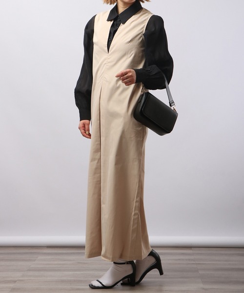 &soiree(アンドソワレ)の「&soiree Vネックノースリーブワンピース(ワンピース・レディース・ベージュ/ブラック・F)」の10枚目の写真