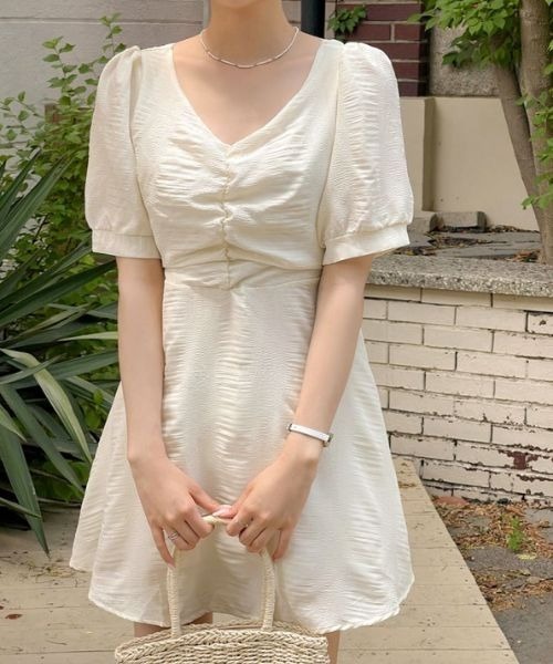 SONA（ソナ）の「SONA バッグスリットフレアミニワンピース（ワンピース・レディース・ベージュ・FREE）」の9枚目の写真