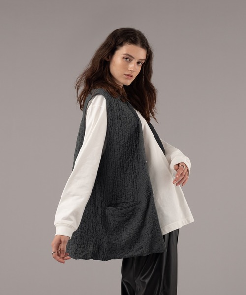 selle glant（セレグランテ）の「PUFFY JACQUARD GILET VEST/フクレジャガードジレベスト（ベスト・メンズ・ブラック/グレイッシュブルー・MEDIUM/LARGE）」の2枚目の写真