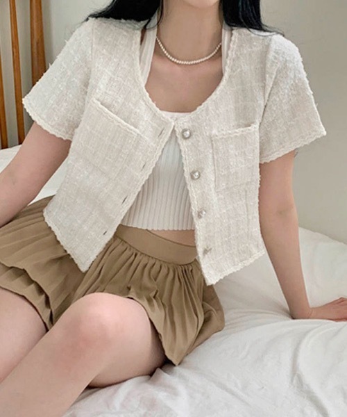 BEIDELLI（ベイデリー）の「[BELLIDE MADE] パールボタンダブルポケット半袖ツイードジャケット（ノーカラージャケット・レディース・ブラック/スカイブルー/アイボリー・FREE）」の2枚目の写真