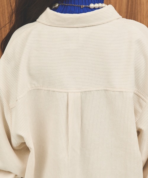 MERLOT（メルロー）の「コーデュロイビッグシャツ（シャツ/ブラウス・レディース・オレンジ/アイボリー・FREE）」の5枚目の写真