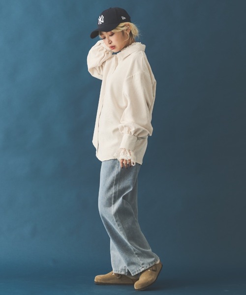 MERLOT（メルロー）の「コーデュロイビッグシャツ（シャツ/ブラウス・レディース・オレンジ/アイボリー・FREE）」の18枚目の写真