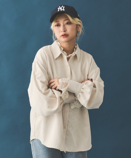 MERLOT（メルロー）の「コーデュロイビッグシャツ（シャツ/ブラウス・レディース・オレンジ/アイボリー・FREE）」の15枚目の写真