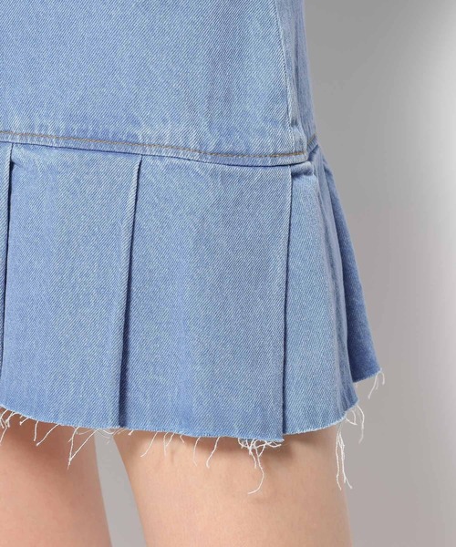 FOREVER 21（フォーエバー トゥエンティーワン）の「デニムローライズプリーツミニスカート（デニムスカート・レディース・ブルー/ライトブルー・SMALL/MEDIUM）」の15枚目の写真