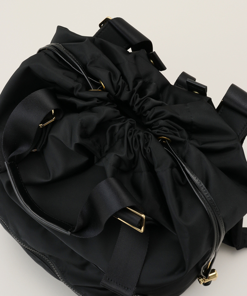 VIOLAd'ORO(ヴィオラドーロ)の「【VIOLAd’ORO/ヴィオラドーロ】 ナイロンレザー2WAYBAG(バックパック/リュック・レディース・ブラック・FREE)」の5枚目の写真