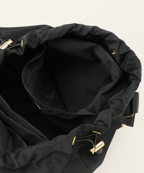 VIOLAd'ORO(ヴィオラドーロ)の「【VIOLAd’ORO/ヴィオラドーロ】 ナイロンレザー2WAYBAG(バックパック/リュック・レディース・ブラック・FREE)」の8枚目の写真