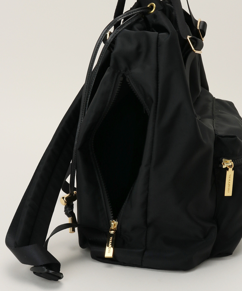 VIOLAd'ORO(ヴィオラドーロ)の「【VIOLAd’ORO/ヴィオラドーロ】 ナイロンレザー2WAYBAG(バックパック/リュック・レディース・ブラック・FREE)」の11枚目の写真