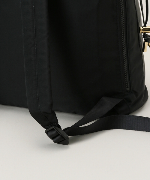 VIOLAd'ORO(ヴィオラドーロ)の「【VIOLAd’ORO/ヴィオラドーロ】 ナイロンレザー2WAYBAG(バックパック/リュック・レディース・ブラック・FREE)」の20枚目の写真