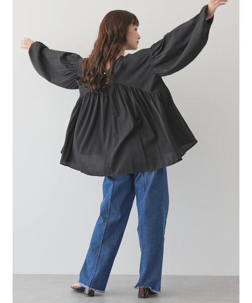 AMERICAN HOLIC(アメリカンホリック)の「ボリュームギャザーブラウス(シャツ/ブラウス・レディース・ブラック/オフホワイト・L/M)」の21枚目の写真