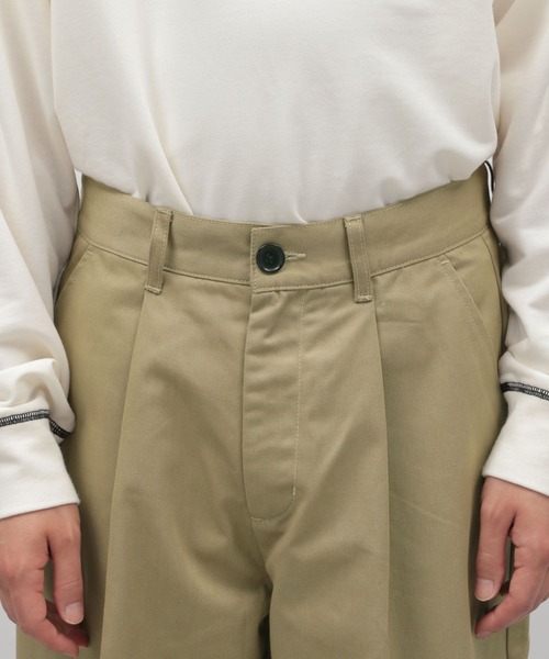 LAKOLE（ラコレ）の「チノタックワイドパンツ / 970381（チノパンツ・メンズ・ベージュ/ブラウン/ダークブルー・MEDIUM/SMALL/LARGE）」の9枚目の写真