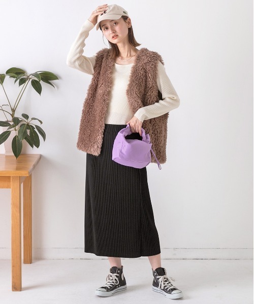 ad thie(アドティエ)の「スクエアネック リブニットトップス(ニット/セーター・レディース・ライトグリーン/ブラウン/オフホワイト/パープル/マスタード/ベージュ/オレンジ/カーキ/ブラック・FREE)」の10枚目の写真