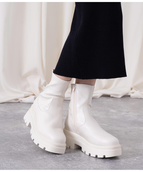 CHILLE（チル）の「厚底ストレッチブーツ（ブーツ・レディース・アイボリー/ブラック/ブラウン・M/L/S/LL）」の2枚目の写真