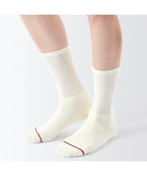 無印良品（ムジルシリョウヒン）の「足なり直角　あったか綿　厚手靴下（ウール入り・無地／紳士）（ソックス/靴下・メンズ・ネイビー系/ダークグレー/レッド/オフホワイト/グレー/ブラウン/ブラック・25-27CM/27-29cm）」の8枚目の写真