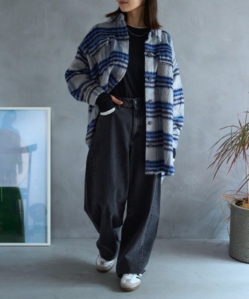 TRIANGLE PALETTE(トライアングルパレット)の「オーバーサイズ シャギーチェックシャツジャケット(ブルゾン・レディース・ブルー/アイボリー/ブラウン・FREE)」の18枚目の写真