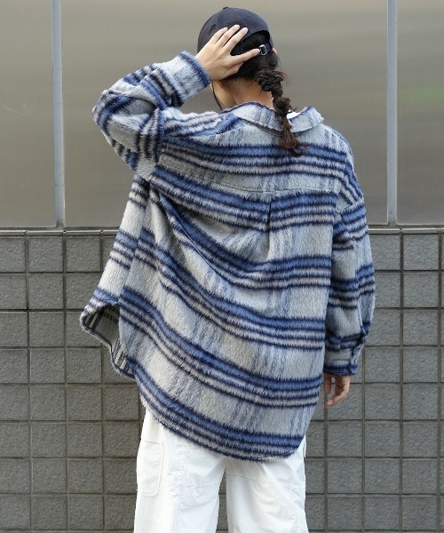 TRIANGLE PALETTE(トライアングルパレット)の「オーバーサイズ シャギーチェックシャツジャケット(ブルゾン・レディース・ブルー/アイボリー/ブラウン・FREE)」の5枚目の写真